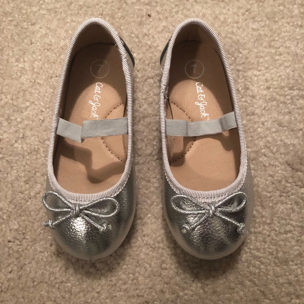 SALE⚡️ Cat & Jack Silver Ballet Flats